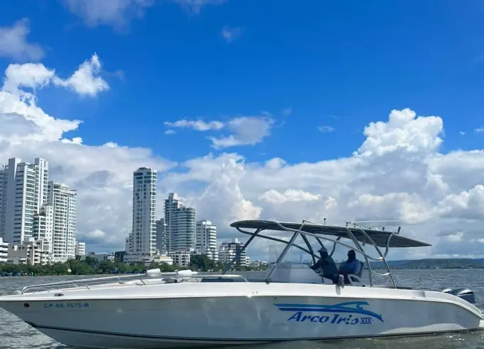 Spectacular Motomarly 40ft all day in Cartagena, Colombia
