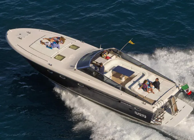 Luxurious 50' Itama Motor Yacht Charter with captain -Capri & Amalfi