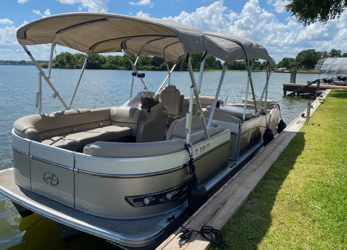 Tranquility II 12 person Avalon Entertainer Double Canopy