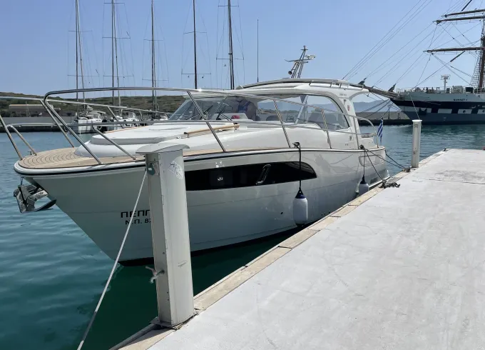 Pepper - Motorboat Marex 310 Sun Cruiser 440hp