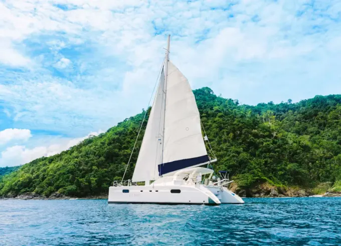 Blue Sunset Afternoon 4.5hr Cruise with Sailing Catamaran