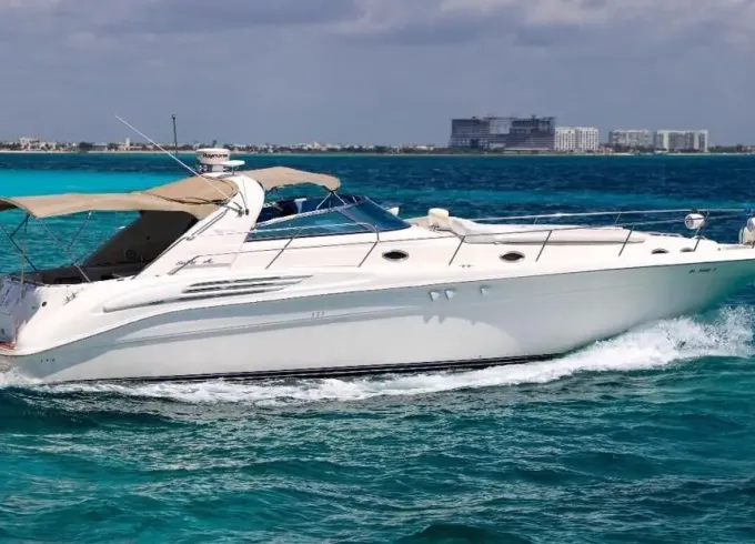 Sea Ray Sundancer 45' Motor Yacht In Cancún, Quintana Roo
