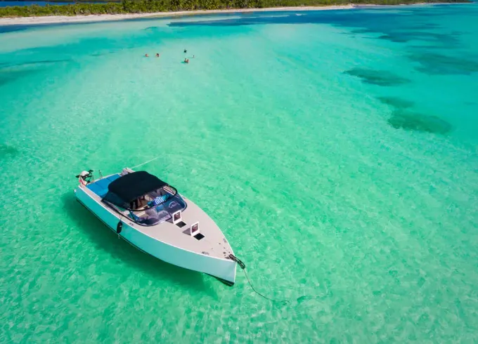 VanDutch 40' – Premium Yacht Charter in Cozumel