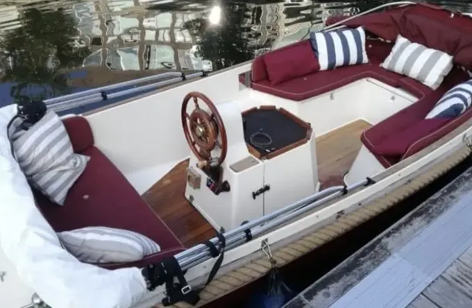 Private Boat for up to 6 people - Wato 510