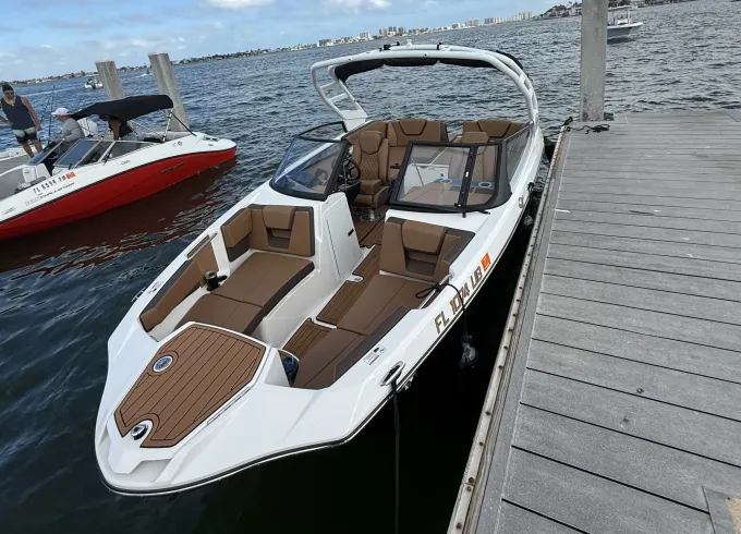 Explore Clearwater Like A Local On A Luxurious Yamaha Jet Boat