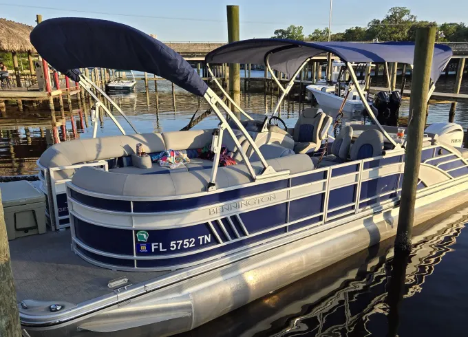 Pontoon Paradise!! Great way to enjoy the water with family and friends!!