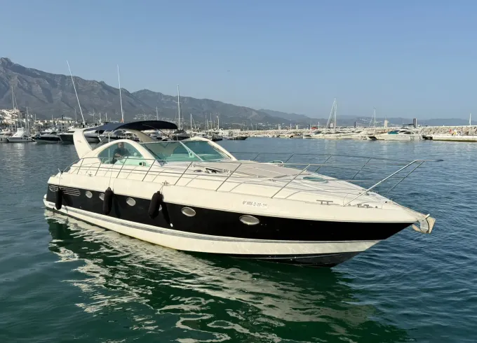 Luxury at sea — your escape on a Targa 48 motor yacht