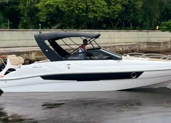 26ft Coral Motor Yacht Rental in Rio de Janeiro, Brazil