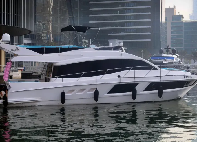 Luxury 50ft Majesty Yacht Rental Dubai – Private Charter with Free Decoration