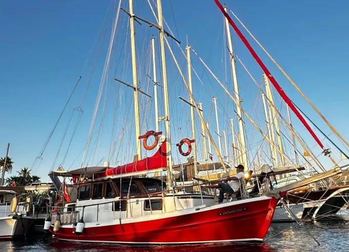 40' Sailing Red Boat Gulet Sunset Tour