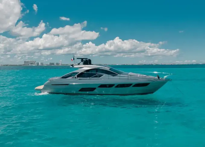 Deal of the Week! 50' Pershing Yacht for Rent in Cancun, Mexico.