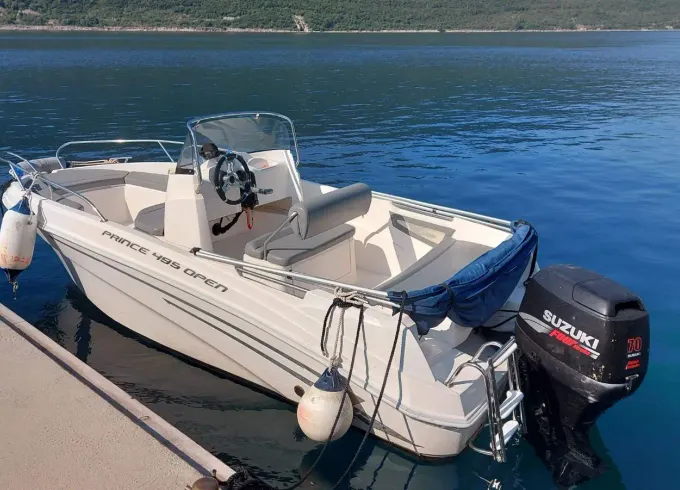 Enjoy your sea holidays with our speed boat!