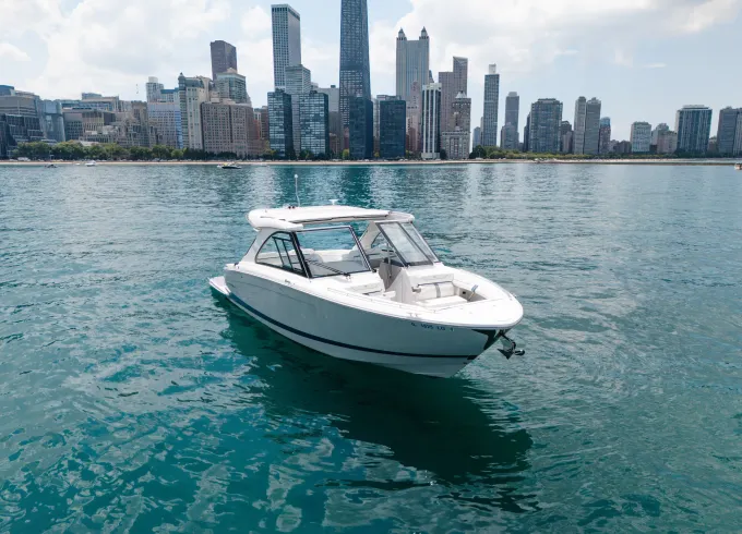 Show-Stopping Lake Michigan Luxury | 36’ Regal LS36 Motor Yacht with Seakeeper