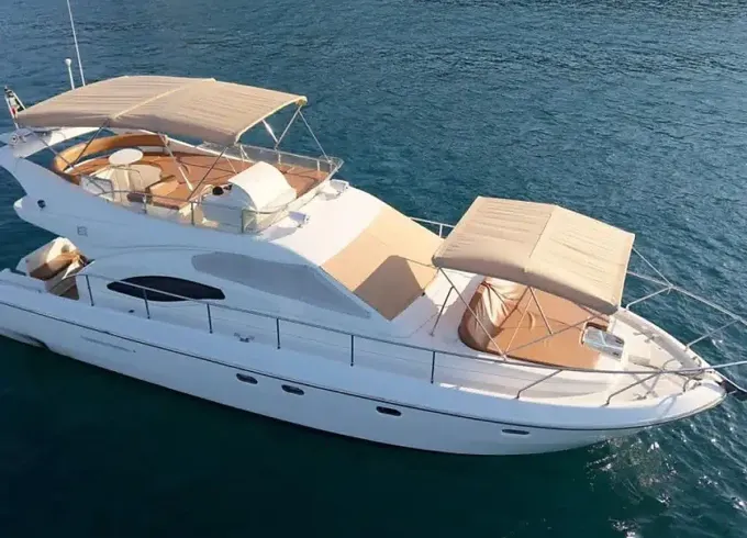 Ferretti 48ft Luxury Yacht on the Beautiful Acapulco Waters!