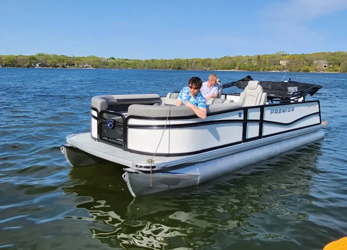 22’ Pontoon – Cruise, Lounge and tube| Lakeville, Prior Lake and lakes within 20