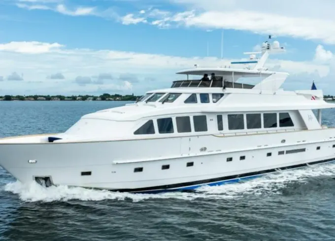 Los Angeles 95ft Mega Yacht Experience for Overnight Stays