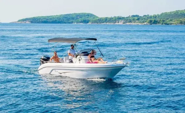 Ranieri Shadow 22 Boat