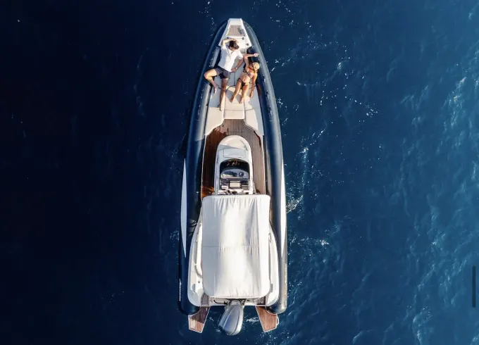 Feel the Thrill: Cruise Portofino in Style with Our Adrenalina Maxi RIB!
