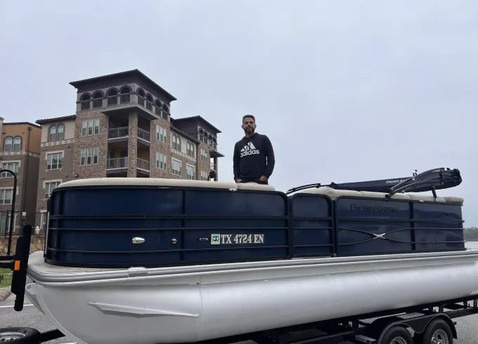 22ft Berkshire Pontoon Rental in Lewisville, Texas