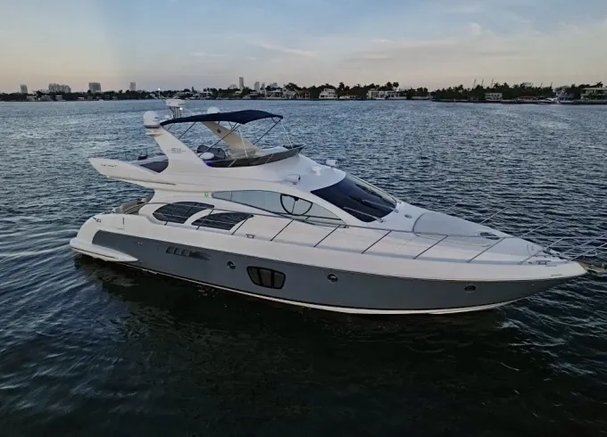 Pristine Azimut 60 Fly – Luxury Miami Charter from Venetian Marina