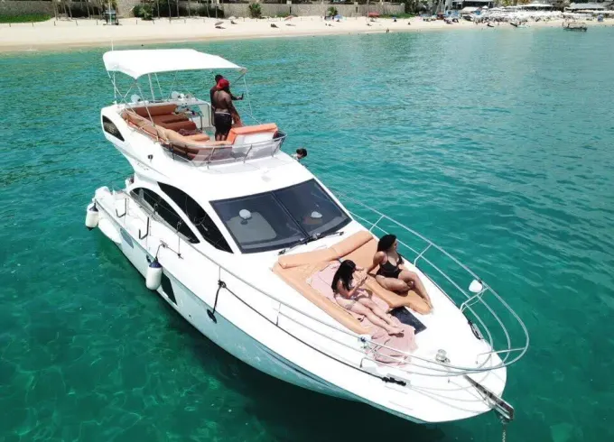 Brown Azimut 38 Flybridge - clean and nice luxury yacht!!
