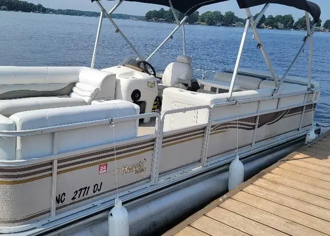 Ultimate Fun Afloat: Rent Our Harris Pontoon for Unforgettable Adventures