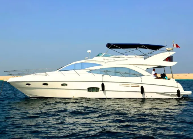 60ft luxury yacht rental in Dubai Marina – ideal for groups of 20 guests