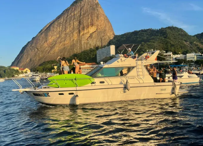 36ft Camarote Oceanic Motor Yacht Rental in Rio de Janeiro, Brazil