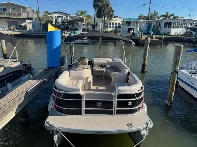 Johns Pass Pontoon Fun | Sweetwater 2086 Cruise