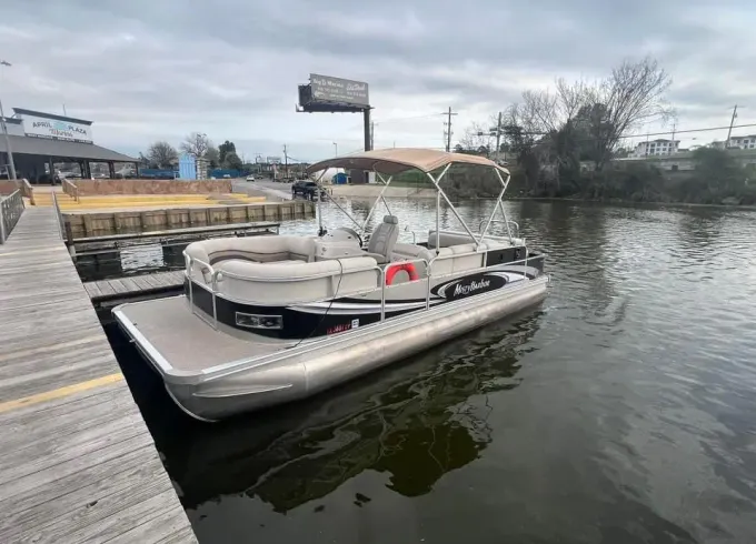 Misty Harbor 22ft Tritoon Rental Lake Conroe! Enjoy a scenic cruise!