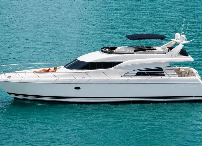 65' Sunseeker Manhattan Flybridge Charter on Lake Michigan, Chicago