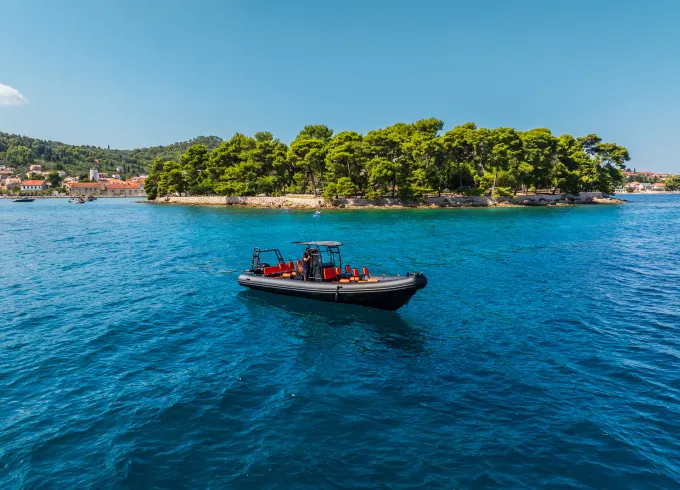Explore Zadar Archipelago with RIB Sea Marine 860