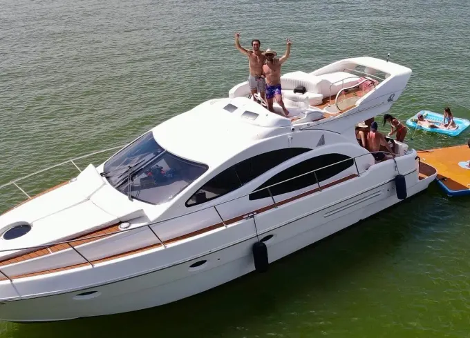 Custom Azimut Yacht Flybridge 44ft LAKE JOE POOL