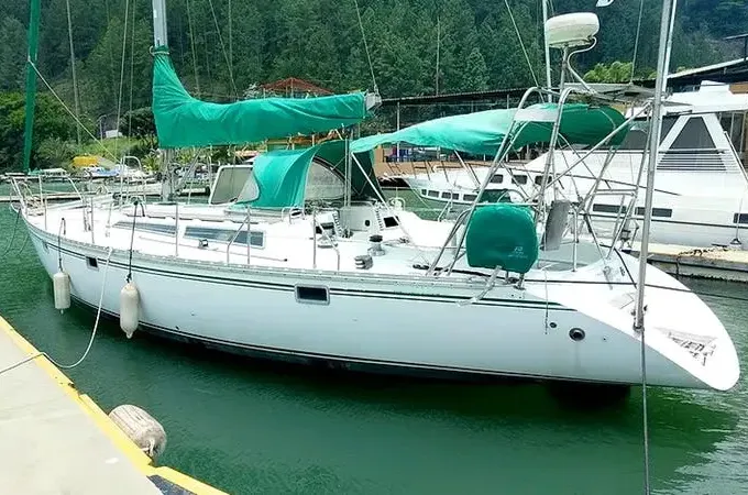 Jeanneau 47 Sailing Charter for 13 Guests in Rio, Angra or Paraty