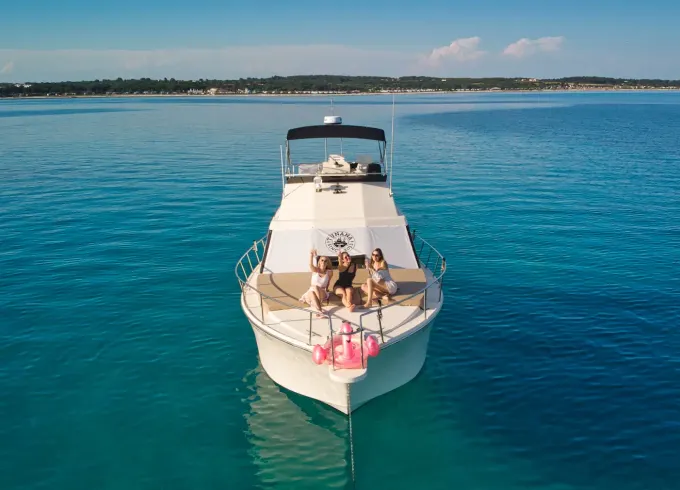 Private Boat Tour In Medulin on a Vintage sport Fishing Boat