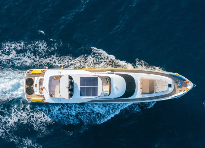 32 meter mega luxury 5 double cabin
