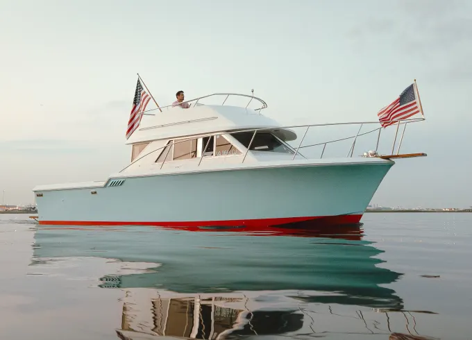 Cruise DC and turn heads aboard the vintage 1985 Chris Craft, American Pie