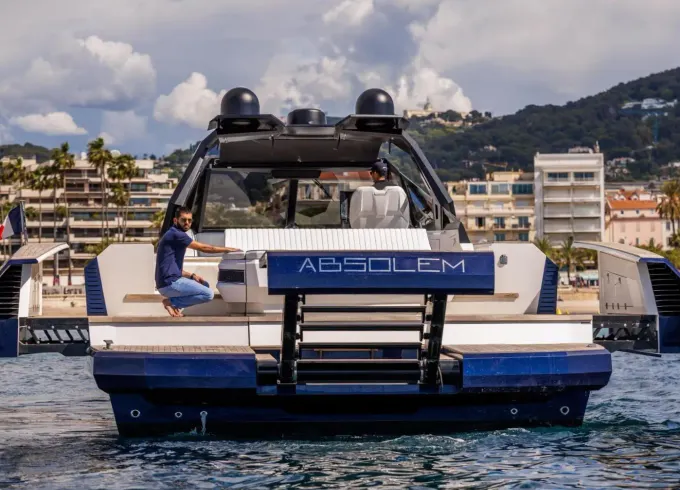60ft Evo R6 Motor Yacht - Power, Style and Comfort - available in Antibes