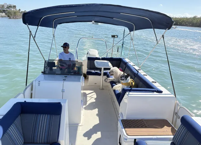 Beachcat 26ft Luxury Party Pontoon for 12 | 300HP Sandbar Ready