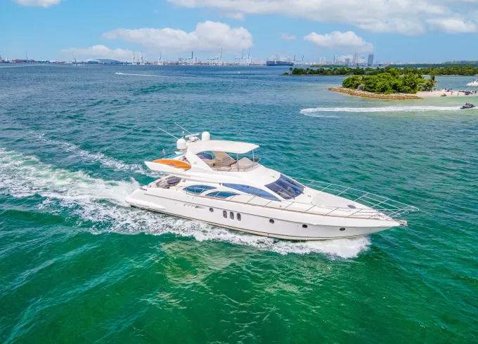 70' Azimut Luxury Yacht VIP Service