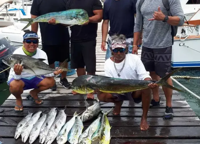 37' Chris Craft Fishing Charter for 8 People in Cancún, Mexico