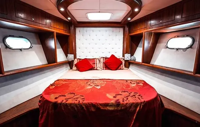 🐬 Dubai 75ft Mega Yacht Rental – Luxury Cruise for up to 35 Guests