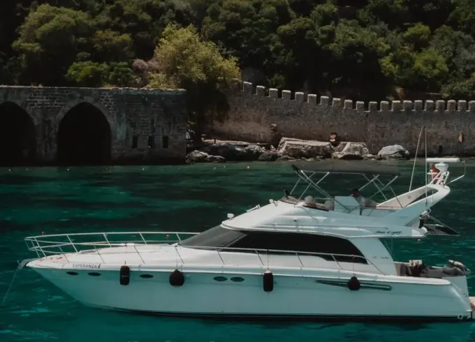 Luxury Motor Yacht in Alanya for 12 guests