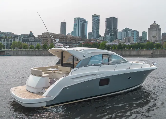 45’ Prestige Luxury Yacht – St. Lawrence River