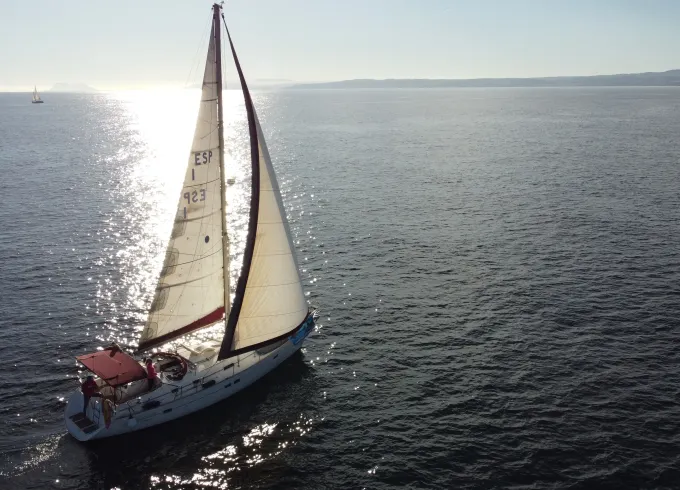 Sailing Beneteau Oceanis Clipper 411 Cruising Monohull Charter in Estepona