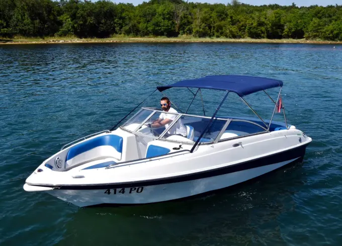 FourWinns 220Hp Bowrider for Rent in Croatia