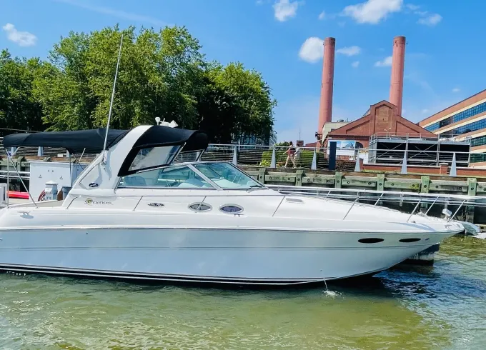 Beautiful 33 Foot Sea Ray Sundancer, Mahogany!