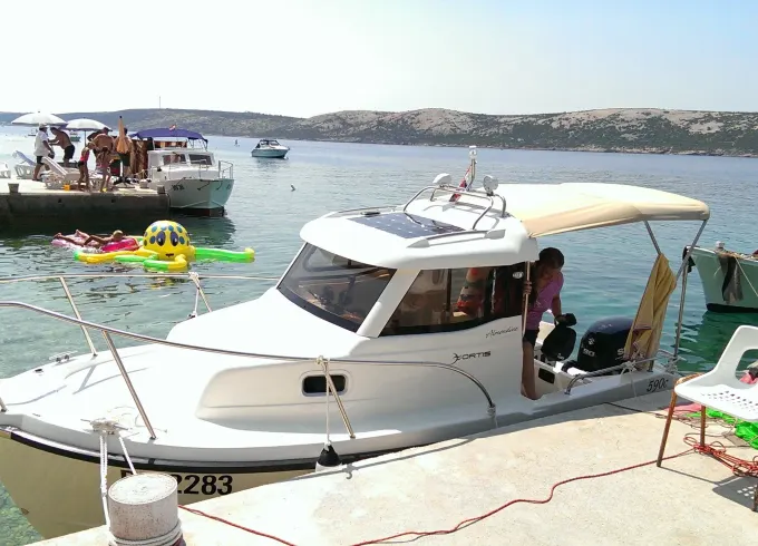 2018 Fortis 590 C Motor Yacht for Cruising in Rab
