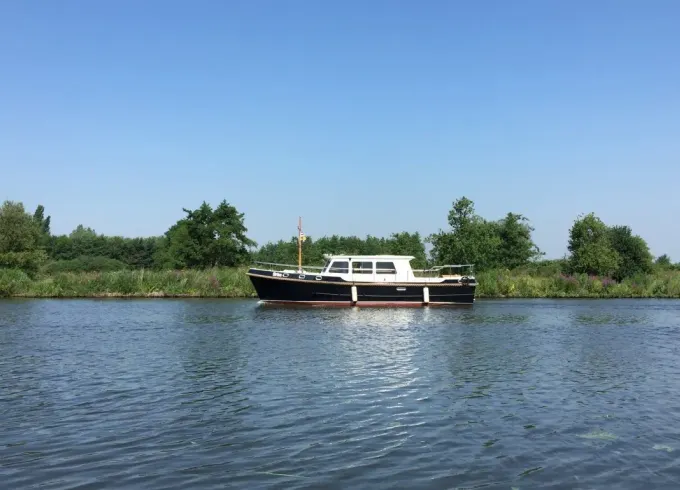 Rent 4 Person Yacht In Heukelum