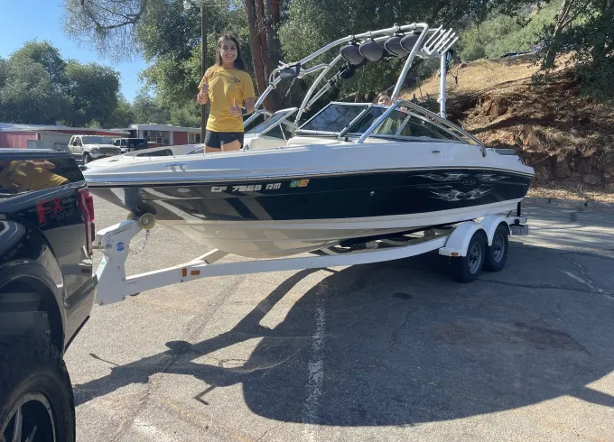 20ft Sea Ray 205 Sport Bowrider for a Fun Day on the Lake